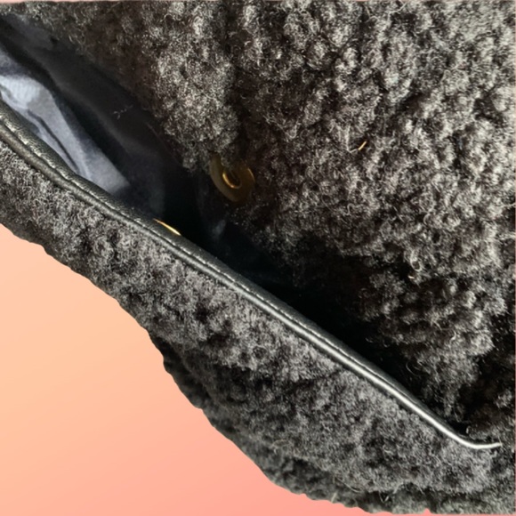 SOLD ‼️ Steve Madden Black Sherpa Bag 👜🖤👑 - Picture 6 of 7